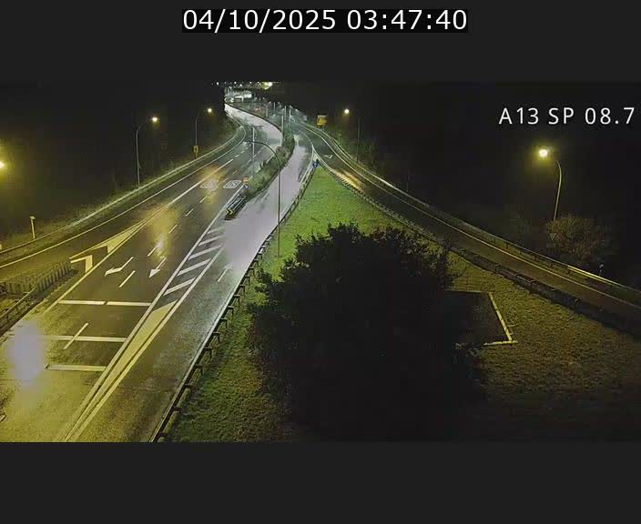 <h2>Traffic live webcam Luxembourg Jonction Lankelz - A13 direction Pétange - BK 8.7 </h2>
