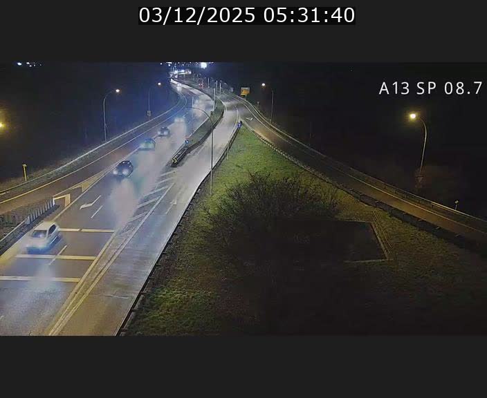 <h2>Traffic live webcam Luxembourg Jonction Lankelz - A13 direction Pétange - BK 8.7 </h2>