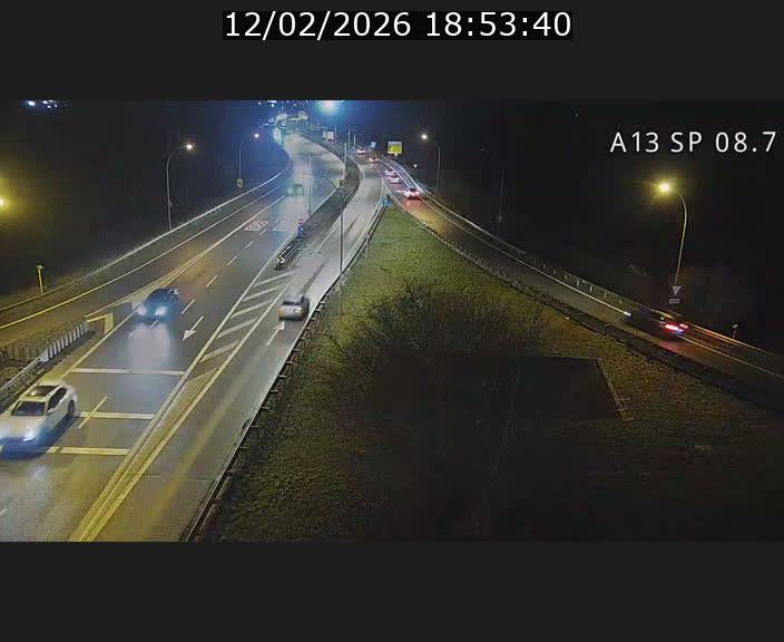 Traffic live webcam Luxembourg Jonction Lankelz - A13 direction Pétange - BK 8.7