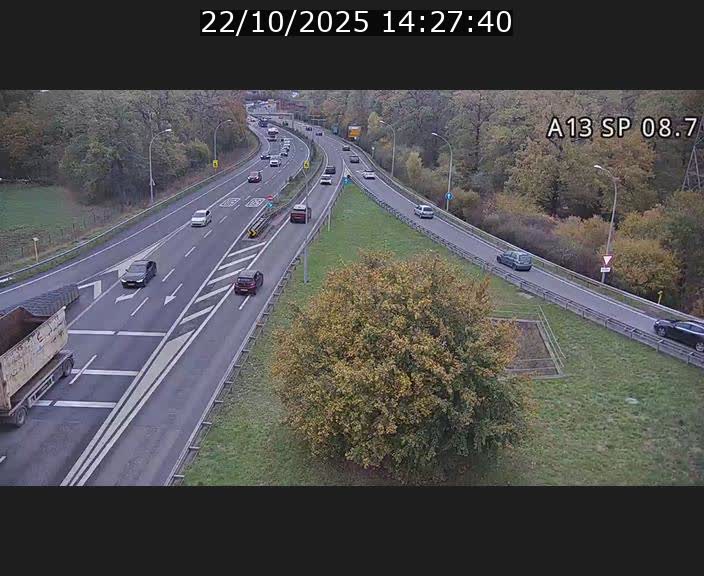 <h2>Traffic live webcam Luxembourg Jonction Lankelz - A13 direction Pétange - BK 8.7 </h2>