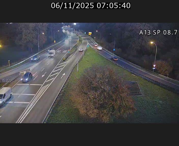 <h2>Traffic live webcam Luxembourg Jonction Lankelz - A13 direction Pétange - BK 8.7 </h2>