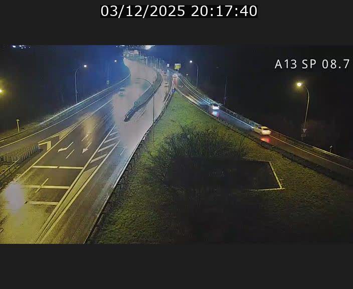 <h2>Traffic live webcam Luxembourg Jonction Lankelz - A13 direction Pétange - BK 8.7 </h2>