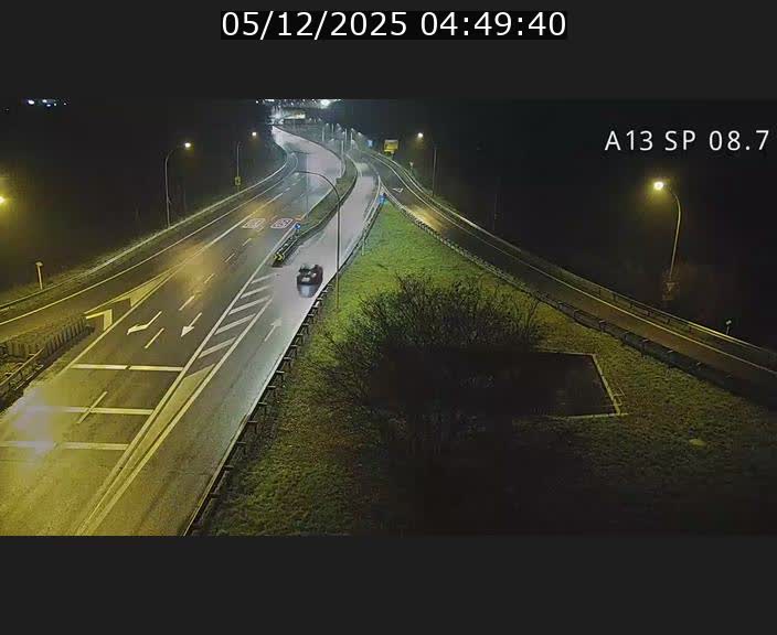 <h2>Traffic live webcam Luxembourg Jonction Lankelz - A13 direction Pétange - BK 8.7 </h2>