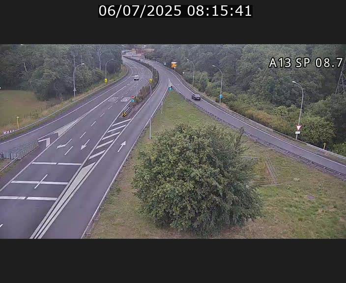 Traffic live webcam Luxembourg Jonction Lankelz - A13 direction Pétange - BK 8.7 