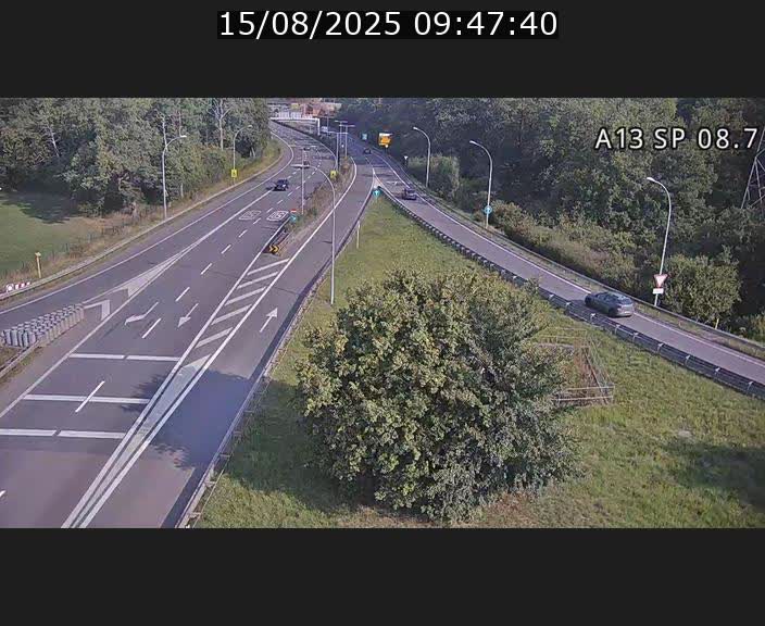 <h2>Traffic live webcam Luxembourg Jonction Lankelz - A13 direction Pétange - BK 8.7 </h2>