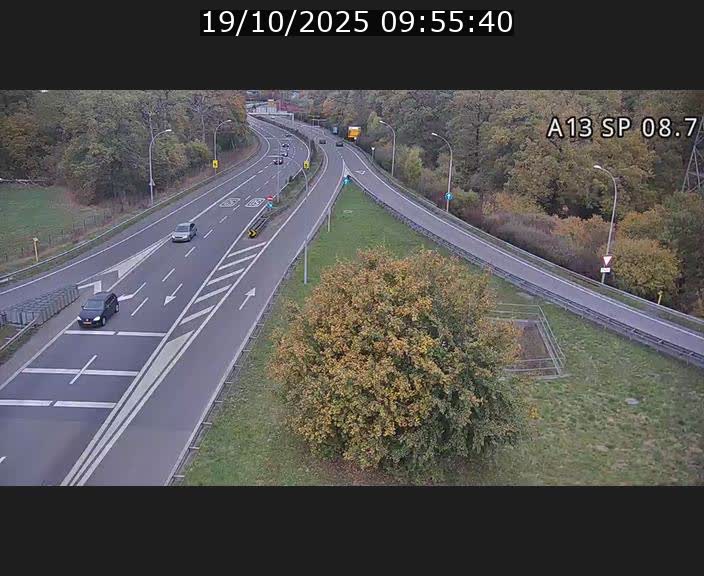 <h2>Traffic live webcam Luxembourg Jonction Lankelz - A13 direction Pétange - BK 8.7 </h2>
