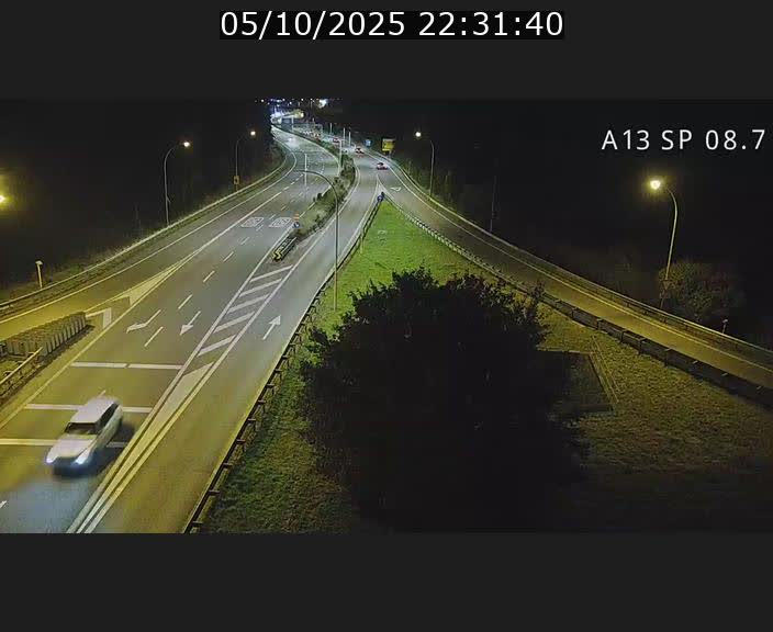 <h2>Traffic live webcam Luxembourg Jonction Lankelz - A13 direction Pétange - BK 8.7 </h2>