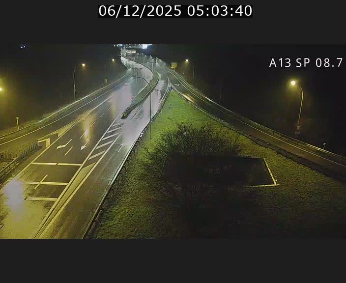 <h2>Traffic live webcam Luxembourg Jonction Lankelz - A13 direction Pétange - BK 8.7 </h2>