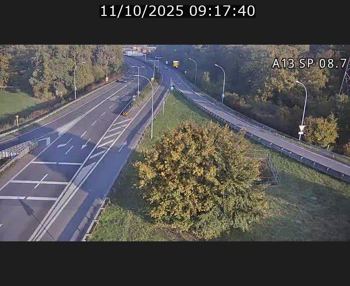 <h2>Traffic live webcam Luxembourg Jonction Lankelz - A13 direction Pétange - BK 8.7 </h2>