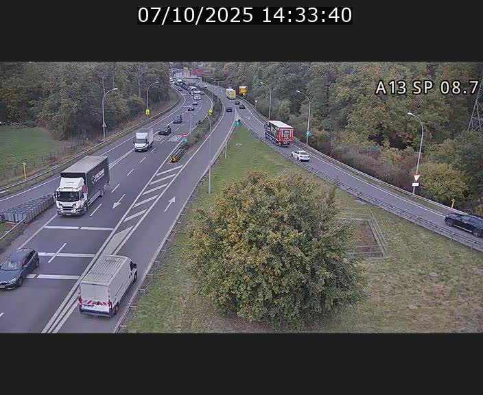 <h2>Traffic live webcam Luxembourg Jonction Lankelz - A13 direction Pétange - BK 8.7 </h2>