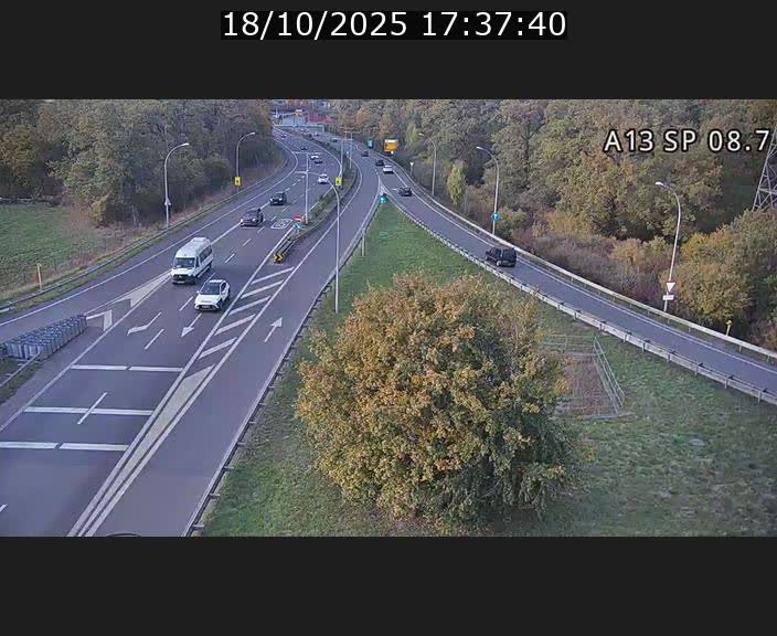<h2>Traffic live webcam Luxembourg Jonction Lankelz - A13 direction Pétange - BK 8.7 </h2>