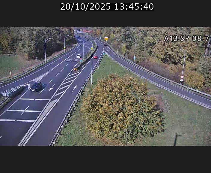 <h2>Traffic live webcam Luxembourg Jonction Lankelz - A13 direction Pétange - BK 8.7 </h2>