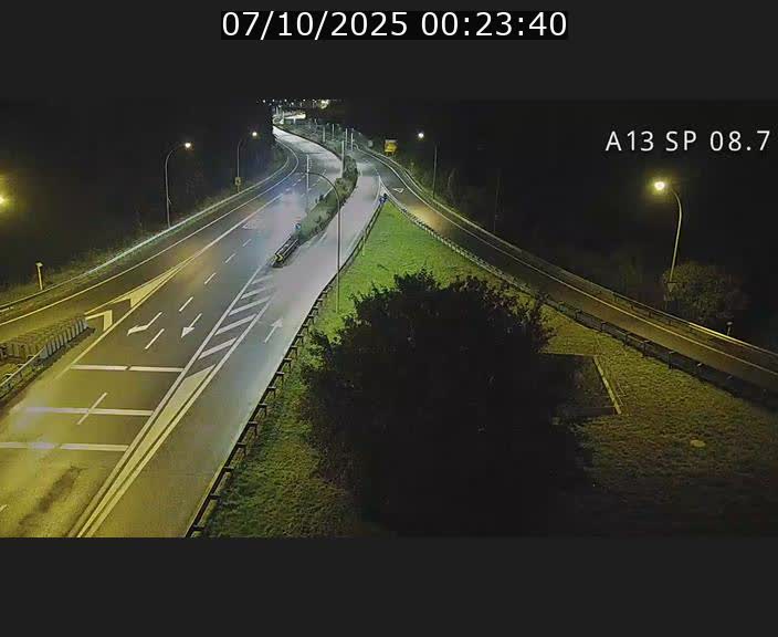 <h2>Traffic live webcam Luxembourg Jonction Lankelz - A13 direction Pétange - BK 8.7 </h2>