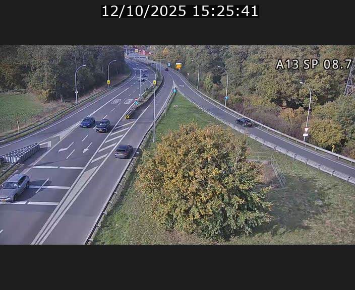 <h2>Traffic live webcam Luxembourg Jonction Lankelz - A13 direction Pétange - BK 8.7 </h2>