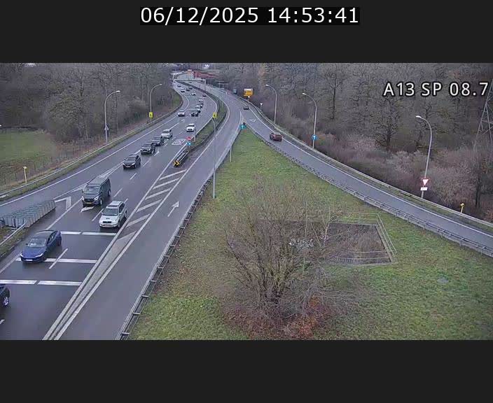 <h2>Traffic live webcam Luxembourg Jonction Lankelz - A13 direction Pétange - BK 8.7 </h2>