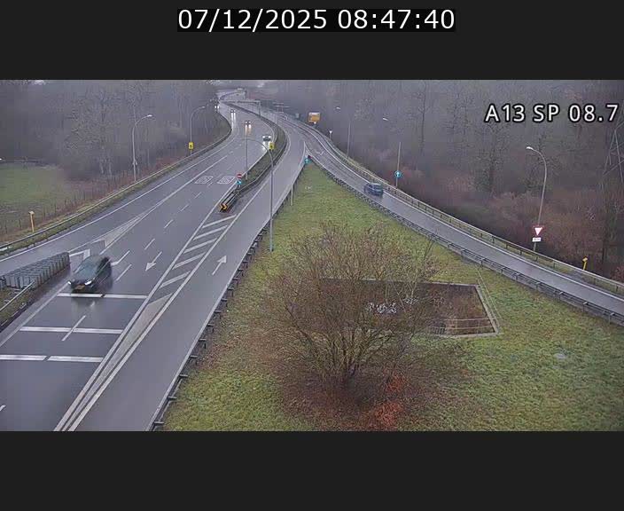 <h2>Traffic live webcam Luxembourg Jonction Lankelz - A13 direction Pétange - BK 8.7 </h2>