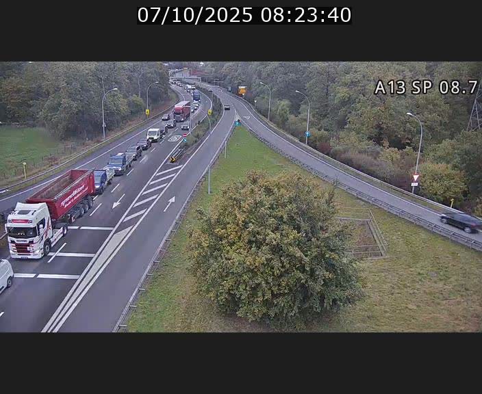 <h2>Traffic live webcam Luxembourg Jonction Lankelz - A13 direction Pétange - BK 8.7 </h2>
