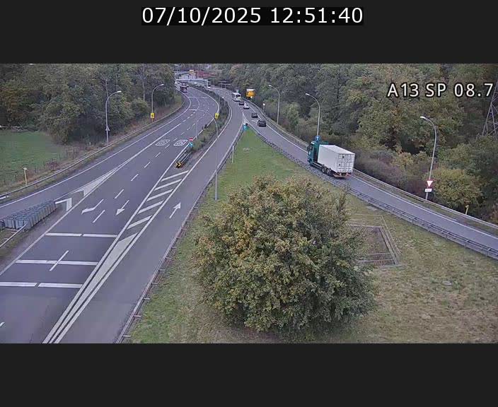 <h2>Traffic live webcam Luxembourg Jonction Lankelz - A13 direction Pétange - BK 8.7 </h2>