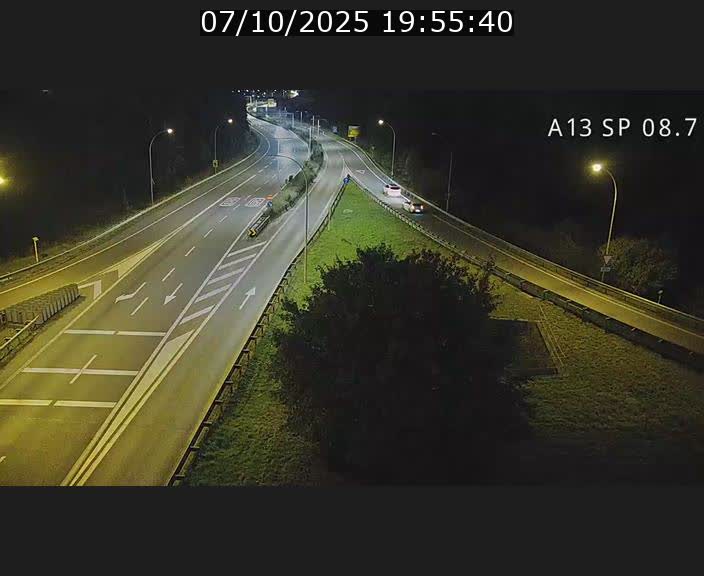 <h2>Traffic live webcam Luxembourg Jonction Lankelz - A13 direction Pétange - BK 8.7 </h2>