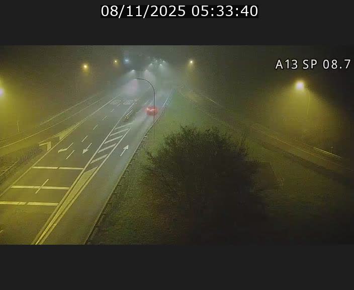 <h2>Traffic live webcam Luxembourg Jonction Lankelz - A13 direction Pétange - BK 8.7 </h2>