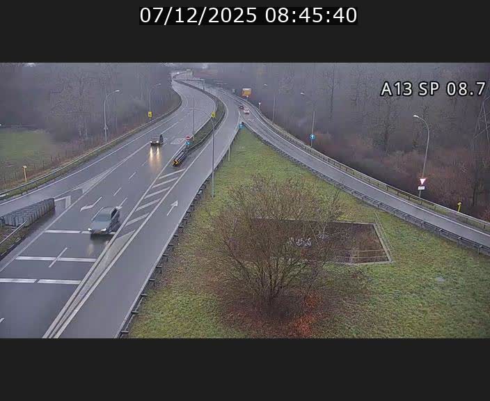 <h2>Traffic live webcam Luxembourg Jonction Lankelz - A13 direction Pétange - BK 8.7 </h2>