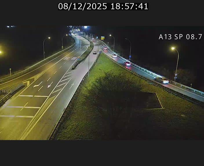 <h2>Traffic live webcam Luxembourg Jonction Lankelz - A13 direction Pétange - BK 8.7 </h2>