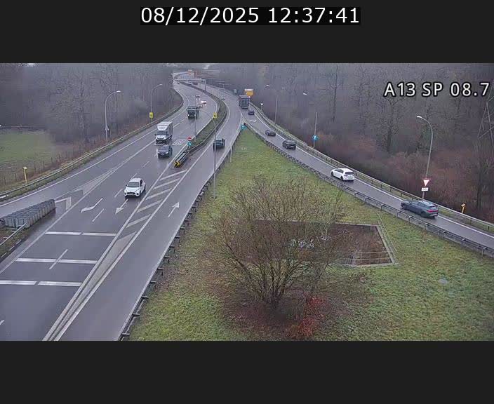 <h2>Traffic live webcam Luxembourg Jonction Lankelz - A13 direction Pétange - BK 8.7 </h2>