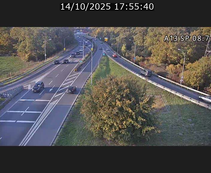 <h2>Traffic live webcam Luxembourg Jonction Lankelz - A13 direction Pétange - BK 8.7 </h2>
