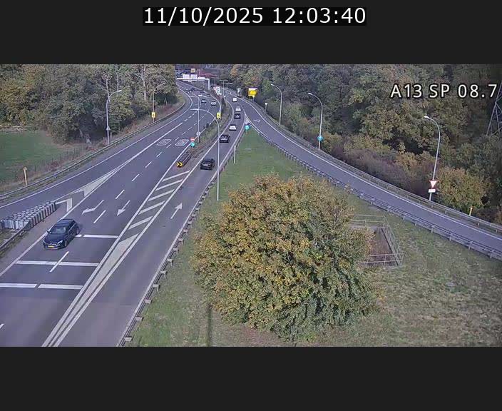 <h2>Traffic live webcam Luxembourg Jonction Lankelz - A13 direction Pétange - BK 8.7 </h2>