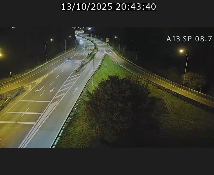 <h2>Traffic live webcam Luxembourg Jonction Lankelz - A13 direction Pétange - BK 8.7 </h2>