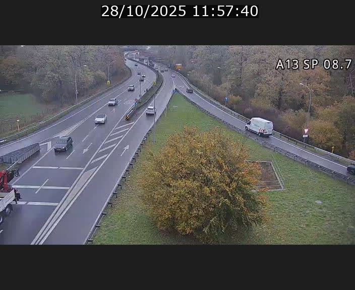 <h2>Traffic live webcam Luxembourg Jonction Lankelz - A13 direction Pétange - BK 8.7 </h2>