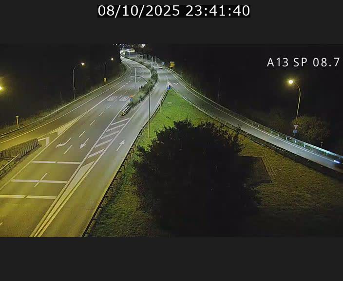 <h2>Traffic live webcam Luxembourg Jonction Lankelz - A13 direction Pétange - BK 8.7 </h2>