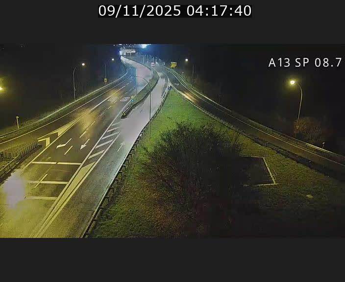 <h2>Traffic live webcam Luxembourg Jonction Lankelz - A13 direction Pétange - BK 8.7 </h2>