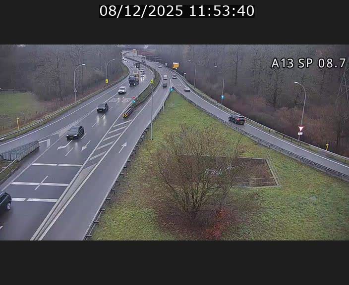 <h2>Traffic live webcam Luxembourg Jonction Lankelz - A13 direction Pétange - BK 8.7 </h2>