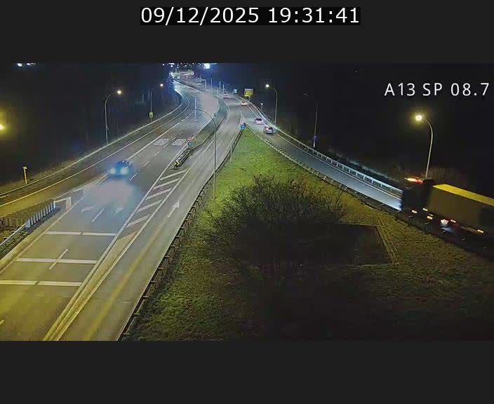 <h2>Traffic live webcam Luxembourg Jonction Lankelz - A13 direction Pétange - BK 8.7 </h2>