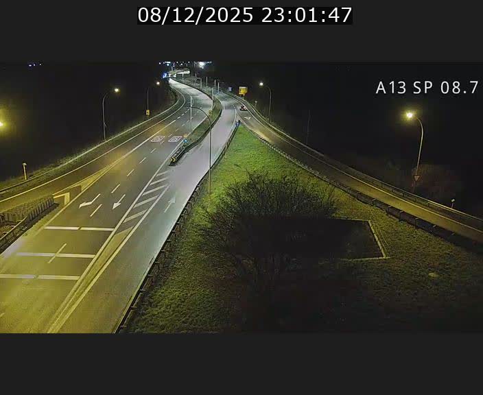 <h2>Traffic live webcam Luxembourg Jonction Lankelz - A13 direction Pétange - BK 8.7 </h2>