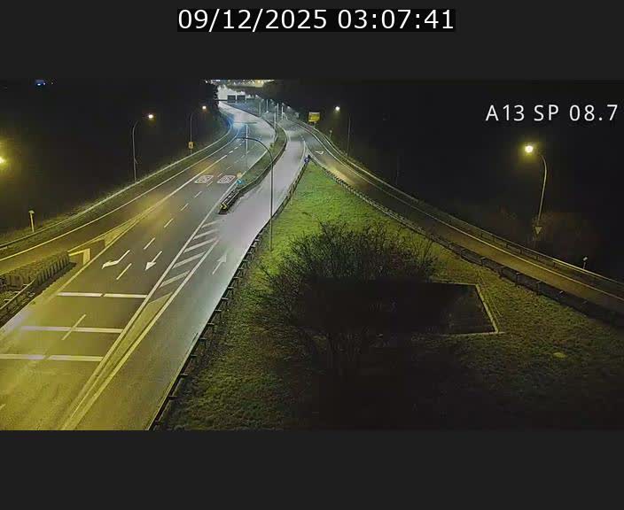 <h2>Traffic live webcam Luxembourg Jonction Lankelz - A13 direction Pétange - BK 8.7 </h2>