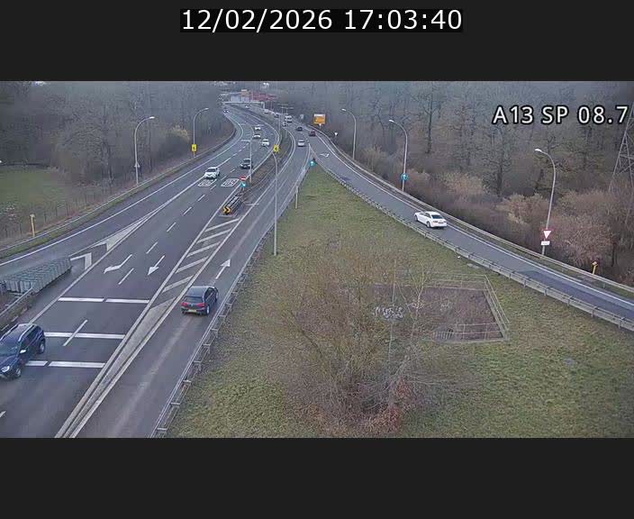Traffic live webcam Luxembourg Jonction Lankelz - A13 direction Pétange - BK 8.7 