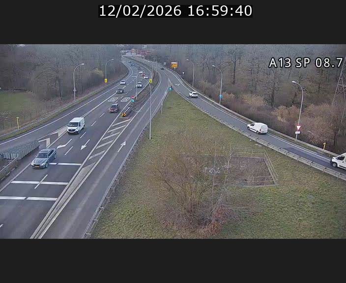 <h2>Traffic live webcam Luxembourg Jonction Lankelz - A13 direction Pétange - BK 8.7 </h2>