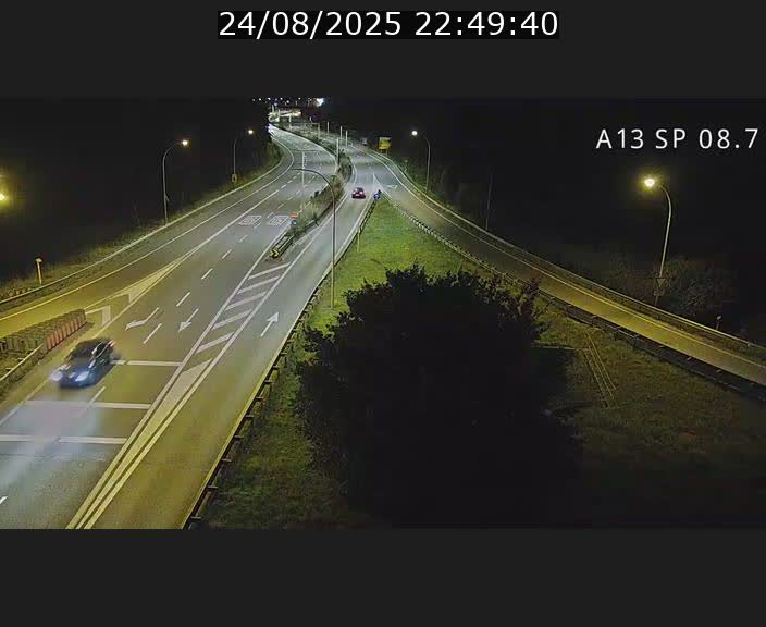 <h2>Traffic live webcam Luxembourg Jonction Lankelz - A13 direction Pétange - BK 8.7 </h2>