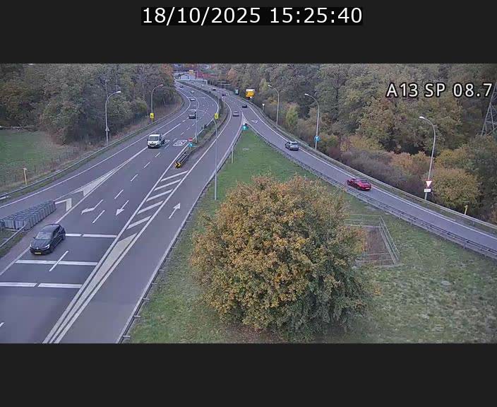 <h2>Traffic live webcam Luxembourg Jonction Lankelz - A13 direction Pétange - BK 8.7 </h2>