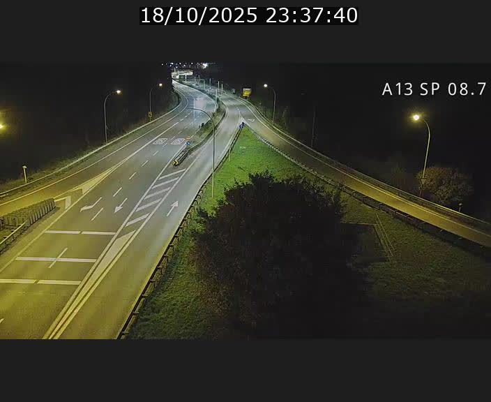 <h2>Traffic live webcam Luxembourg Jonction Lankelz - A13 direction Pétange - BK 8.7 </h2>