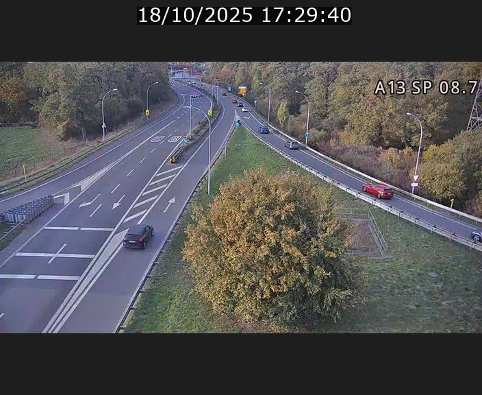 <h2>Traffic live webcam Luxembourg Jonction Lankelz - A13 direction Pétange - BK 8.7 </h2>