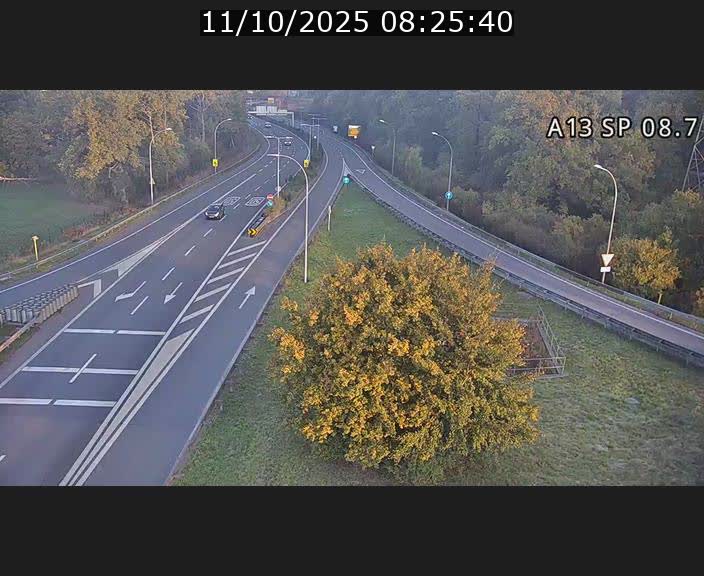 <h2>Traffic live webcam Luxembourg Jonction Lankelz - A13 direction Pétange - BK 8.7 </h2>