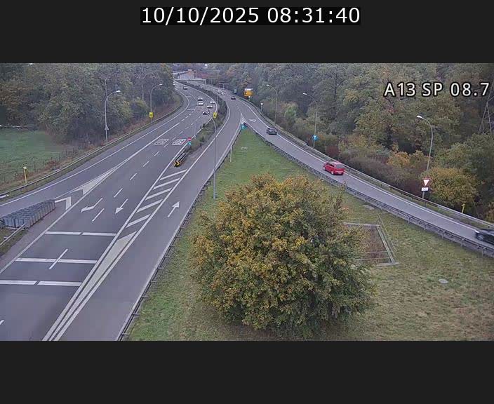 <h2>Traffic live webcam Luxembourg Jonction Lankelz - A13 direction Pétange - BK 8.7 </h2>