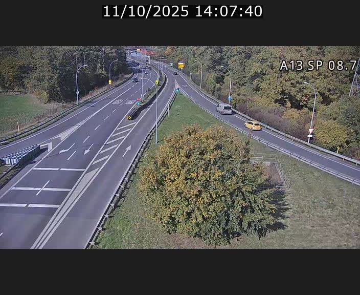 <h2>Traffic live webcam Luxembourg Jonction Lankelz - A13 direction Pétange - BK 8.7 </h2>