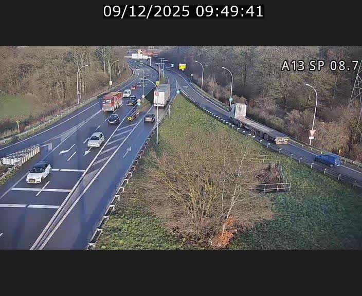 <h2>Traffic live webcam Luxembourg Jonction Lankelz - A13 direction Pétange - BK 8.7 </h2>
