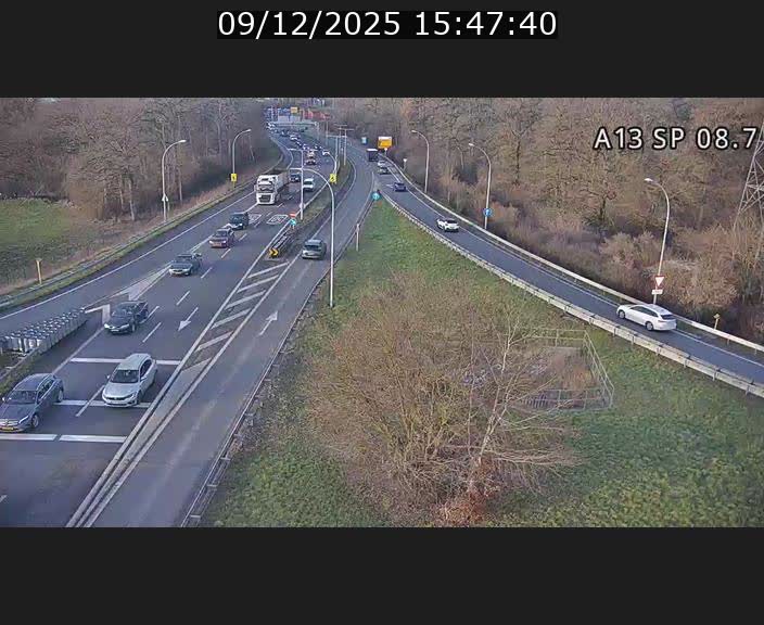 <h2>Traffic live webcam Luxembourg Jonction Lankelz - A13 direction Pétange - BK 8.7 </h2>