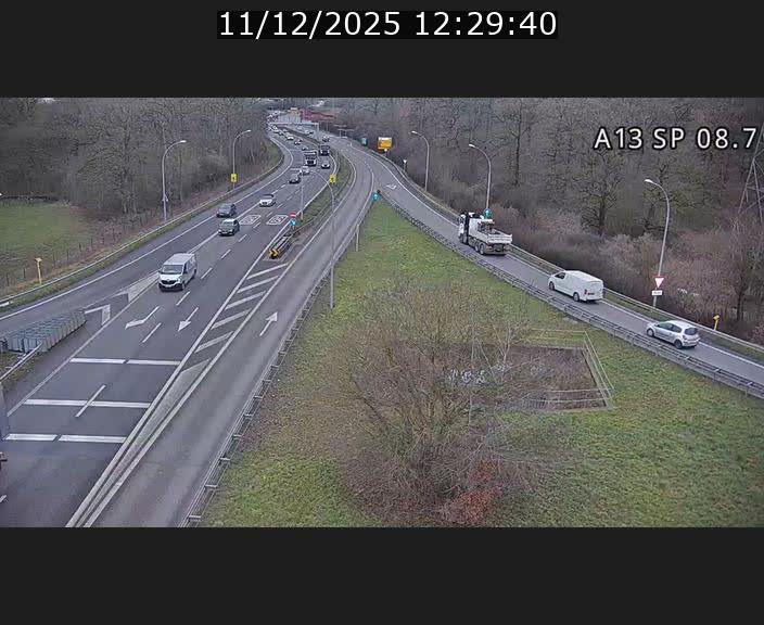 <h2>Traffic live webcam Luxembourg Jonction Lankelz - A13 direction Pétange - BK 8.7 </h2>