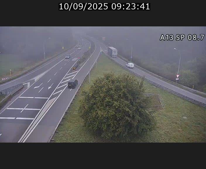 Traffic live webcam Luxembourg Jonction Lankelz - A13 direction Pétange - BK 8.7 